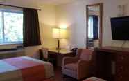 Bedroom 5 Motel 6 Tinton Falls, NJ – Neptune