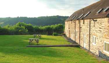 Bangunan 4 Bryn Melyn Farm Cottages- 5 Luxury Cottages In A Stunning Setting with Wood Fired Hot Tub