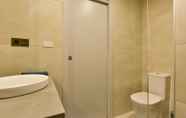 Toilet Kamar 4 Oasis Beach IX - Christina