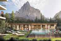 Swimming Pool Sensoria Dolomites