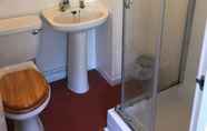 Toilet Kamar 3 The Pecking Mill Inn