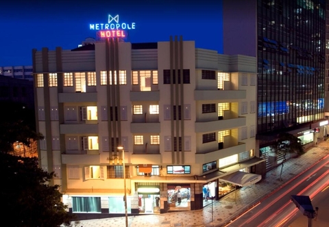 Luar Bangunan Hotel Metrópole