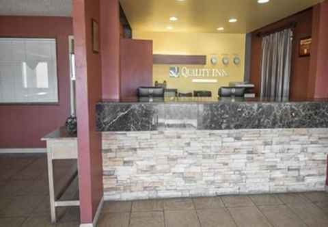 Lobby Quality Inn University