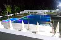 Kolam Renang Oasi Encantada Beach Resort