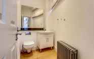 Toilet Kamar 7 Pont Street Mews Townhouse