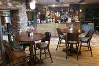 Quầy bar, cafe và phòng lounge Waterloo Cross, Devon by Marston's Inns