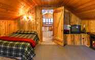 Bedroom 4 Sun Mountain Ranch Bunkhouse - Near Crater Lake