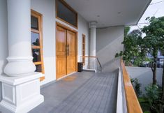 Others 3 Darmo Residence