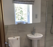 In-room Bathroom 7 Bricket House