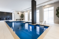 Swimming Pool Imperia Hotel & Suites Boucherville