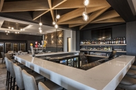 Bar, Cafe and Lounge Imperia Hotel & Suites Boucherville