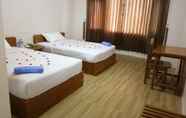 Kamar Tidur 6 Five One Star Hotel