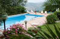 Swimming Pool Villa Ivoni 1