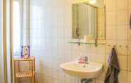 In-room Bathroom 7 Pension Ricarda