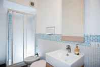 In-room Bathroom Dolce Mare 1