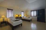 Kamar Tidur Beach Front Luxury Villa Hai Leng