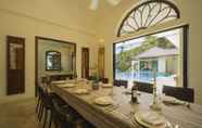 Restoran 4 Beach Front Luxury Villa Hai Leng