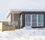 Exterior 2 Blue View Cabin 3A with Hot Tub