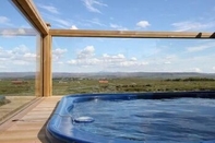 Swimming Pool Blue View Cabin 3A with Hot Tub