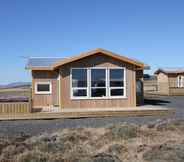 Exterior 4 Blue View Cabin 6A with Hot Tub