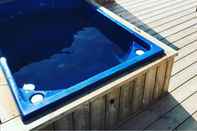 Fasilitas Hiburan Blue View Cabin 6B with Hot Tub