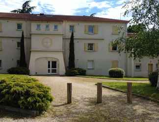 ภายนอกอาคาร 2 Chambre d'hôtes avec balcon et vue sur le parc, hôte privé