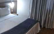 Bedroom 3 Ives Hotel