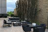 Common Space Courtyard by Marriott Burlington