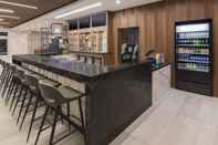 Bar, Cafe and Lounge Courtyard by Marriott Burlington