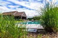 Swimming Pool Domaine Sur Les Sarts