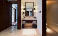 In-room Bathroom 6 Honor Hotels & Resorts Yun Shu Dali