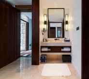 In-room Bathroom 6 Honor Hotels & Resorts Yun Shu Dali