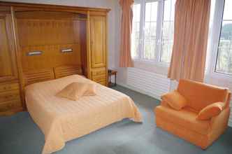 Bedroom 4 La Villa des Houx