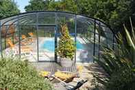 Swimming Pool L'Arbre Voyageur