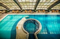 Swimming Pool The King Hotel Baku