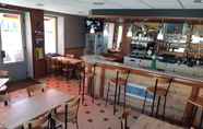 Quầy bar, cafe và phòng lounge 2 Café de la Croix Morzel