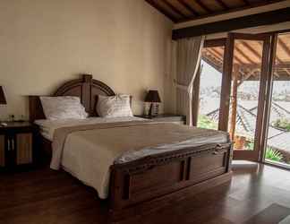 Kamar Tidur 2 Beach Balcony Ocean View Villa