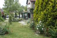 Ruang untuk Umum Petit Hotel & Restaurant Old Age