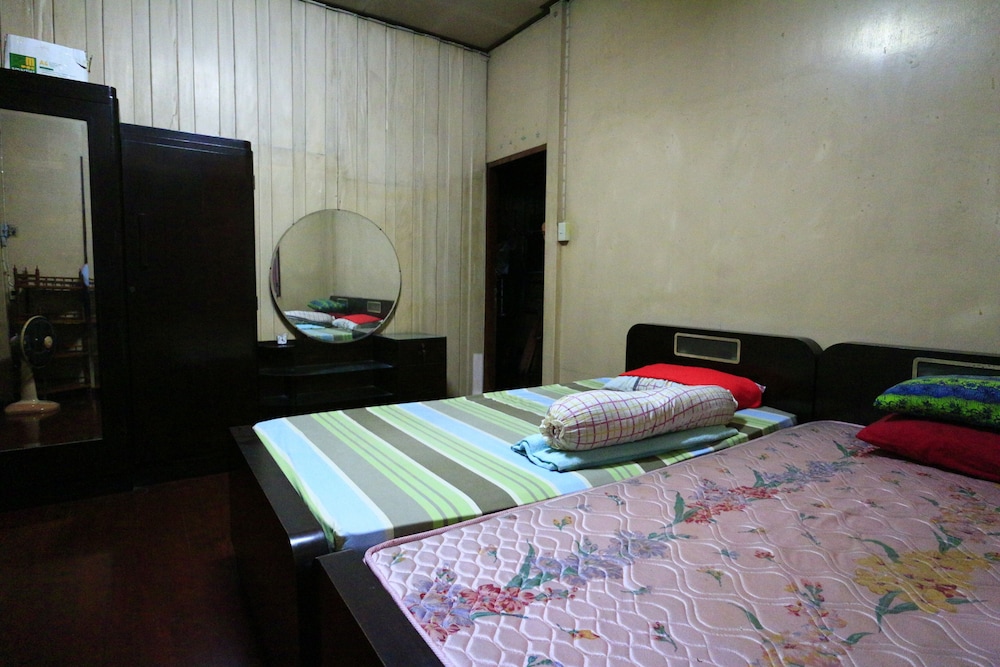 Bedroom 6 Anurak Guesthouse