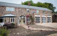 Bangunan 3 Stoodleigh Court Coach House B&B