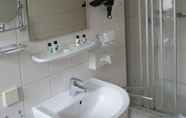 Toilet Kamar 6 BSW - Vitalhotel Weisse Elster