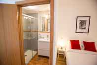 Phòng tắm bên trong Historical Center Apartments by Porto City Hosts