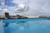 สระว่ายน้ำ Hotel Eduardus