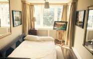 Phòng ngủ 3 Lovely 2 Bedroom on the Corner of Portobello Road