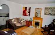 Common Space 2 Charming Cosy Coach House in Fishponds, Bristol