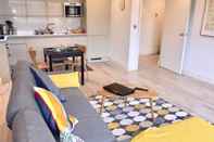 Kamar Tidur Modern Bristol Apartment Right in the City Centre