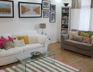 Lobby 2 Fantastic Modern 2 Bedroom Flat in Lambeth