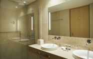 Toilet Kamar 6 Sunrise Jade - Adults Only