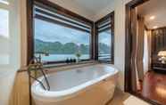 In-room Bathroom 6 Sealife Legend Cruises