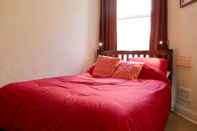 Bedroom Beautiful Traditional 3 Bedroom Apartment in Edinburgh